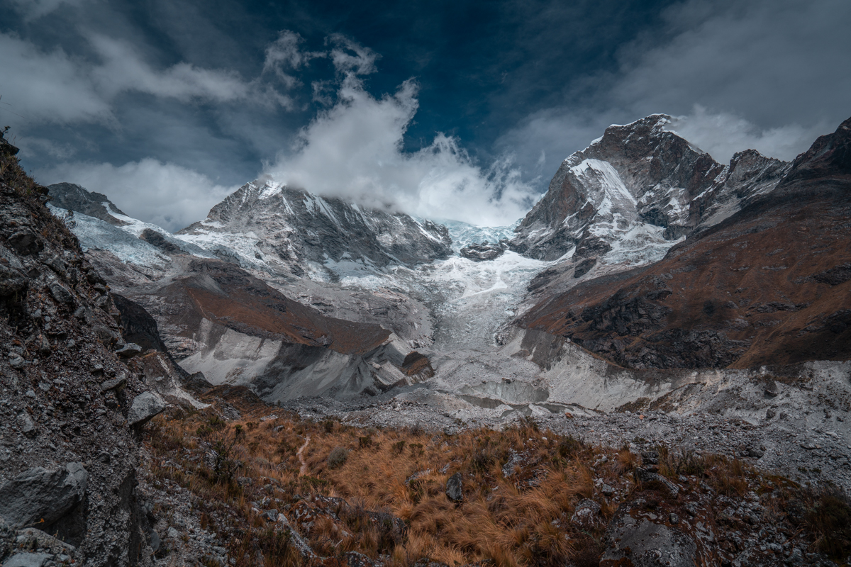 Impressive landscape in front of the Huascarans